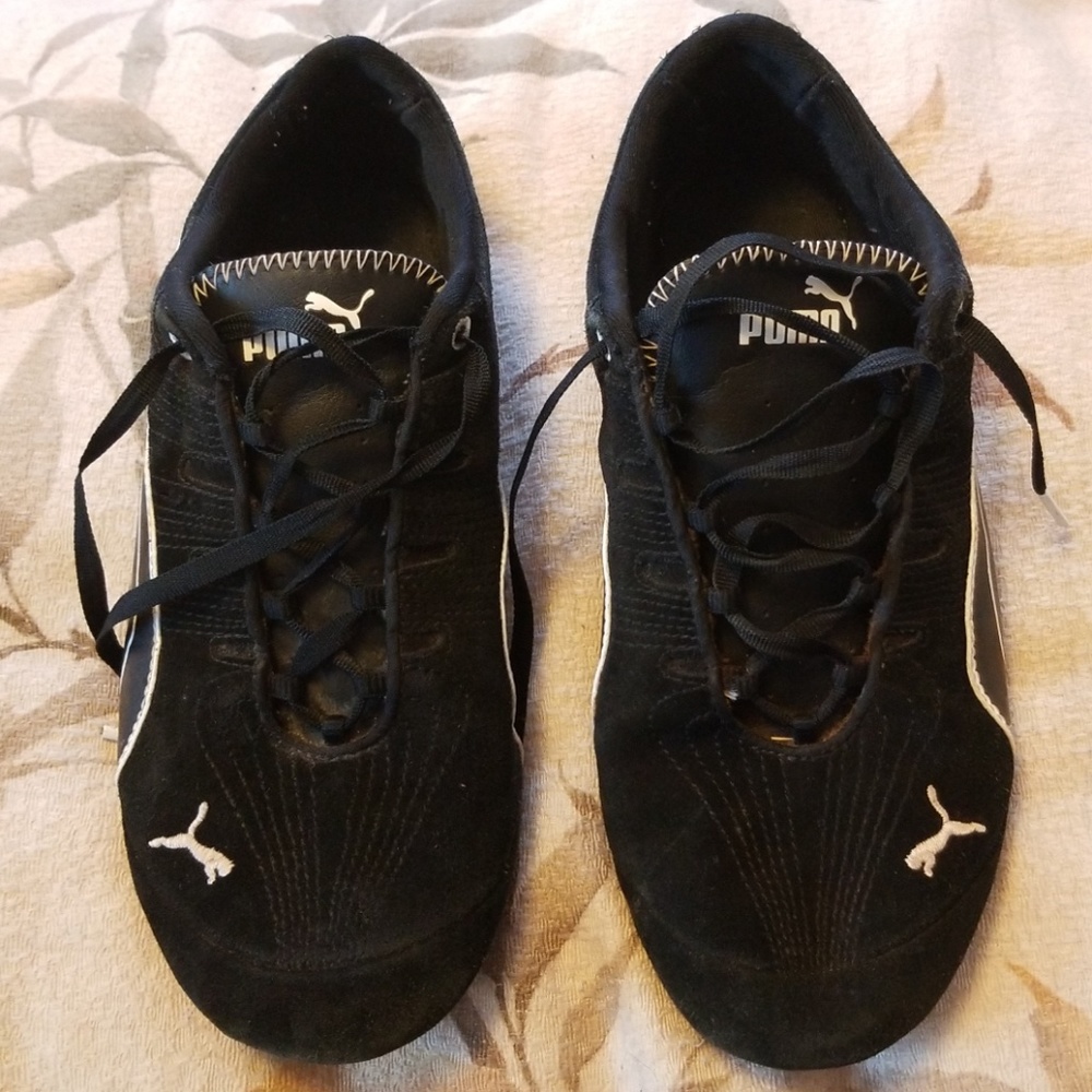 PUMA Tennis Shoes